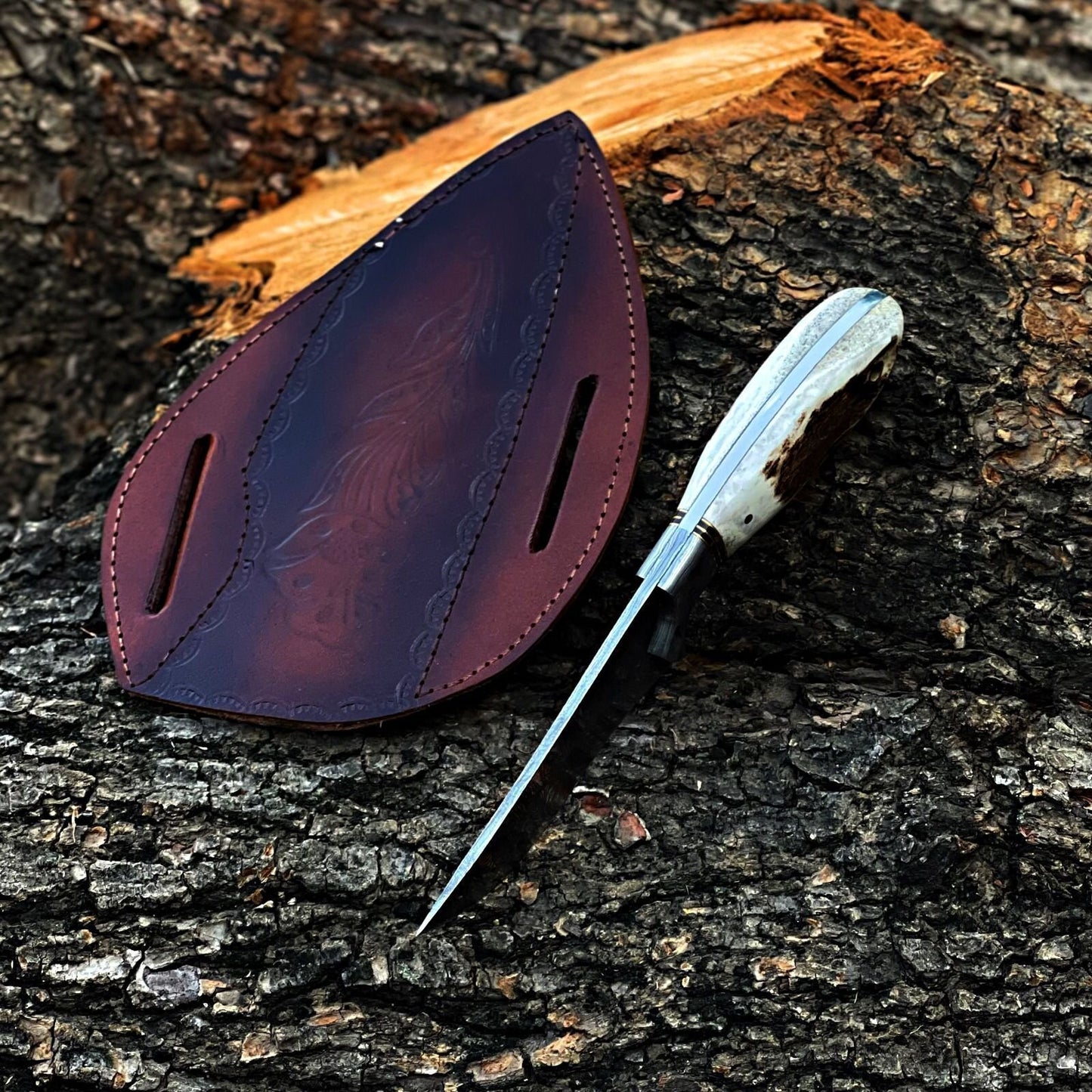 Handmade Hunting Skinner Damascus Steel Blade Knife Stag Horn Handle|DHS009