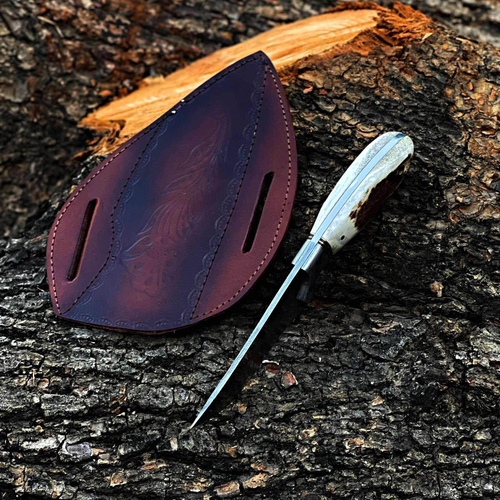 Handmade Hunting Skinner Damascus Steel Blade Knife Stag Horn Handle|DHS009